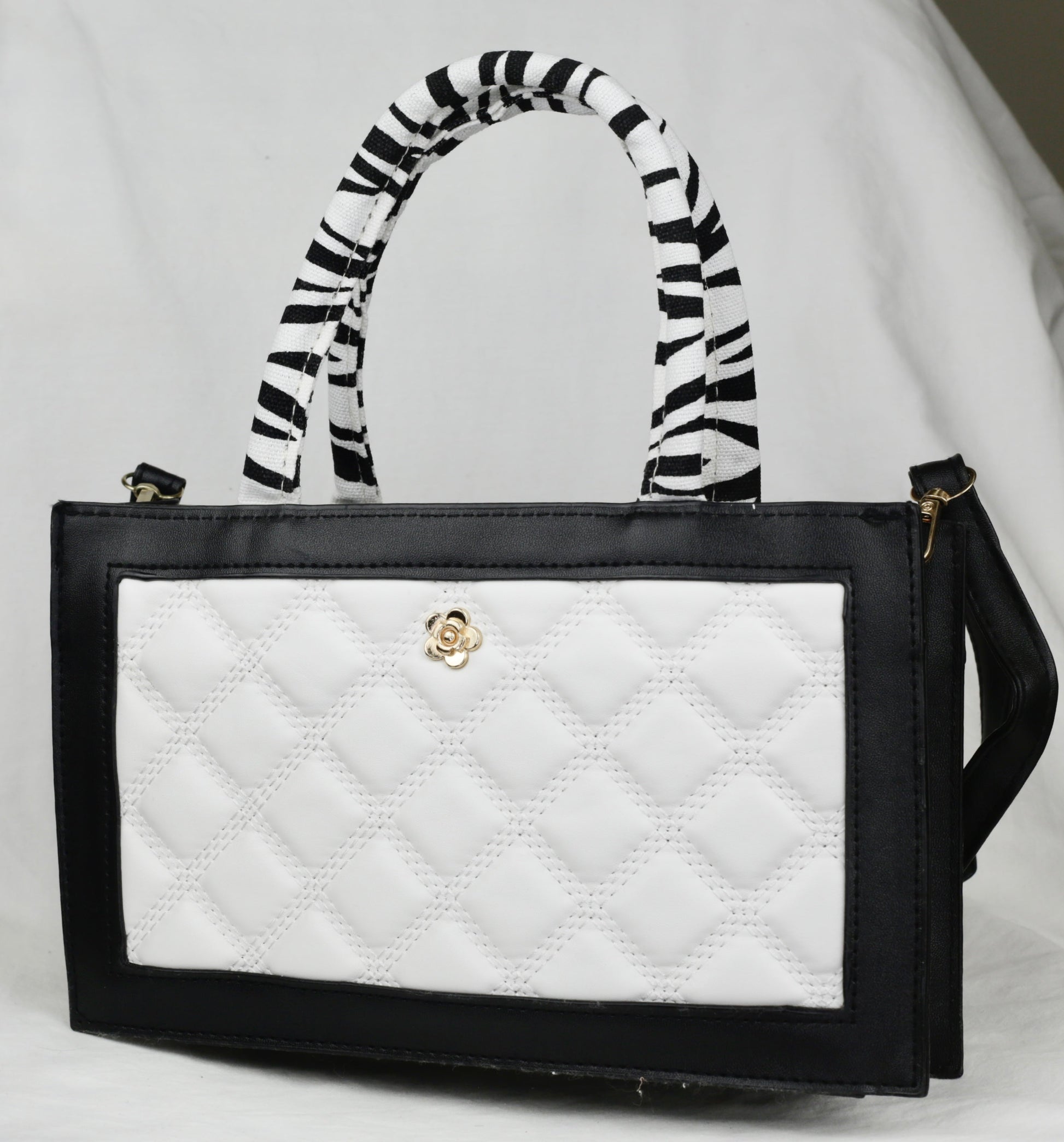 Danya Hand Bag - The Accessorys Official