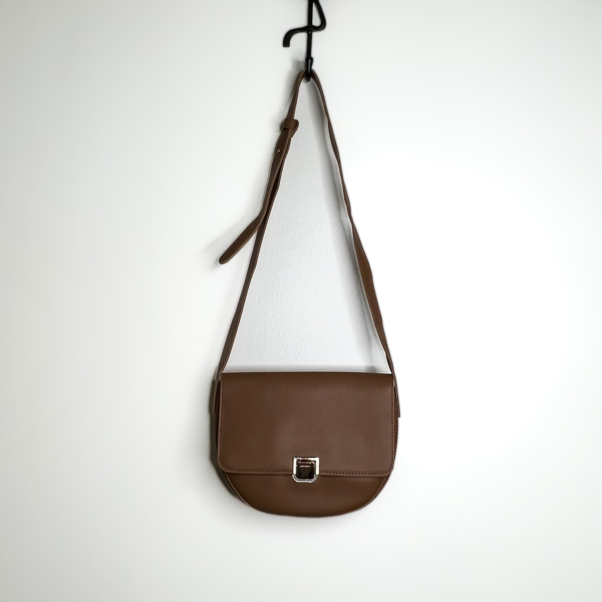 Texas Saddle Sling Bag - The Accessorys Official